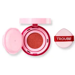Trouble Maker - Colorete en cushion Press Play - On Repeat Rosie Pink