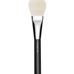 Brocha 135S Large Flat Powder M.A.C