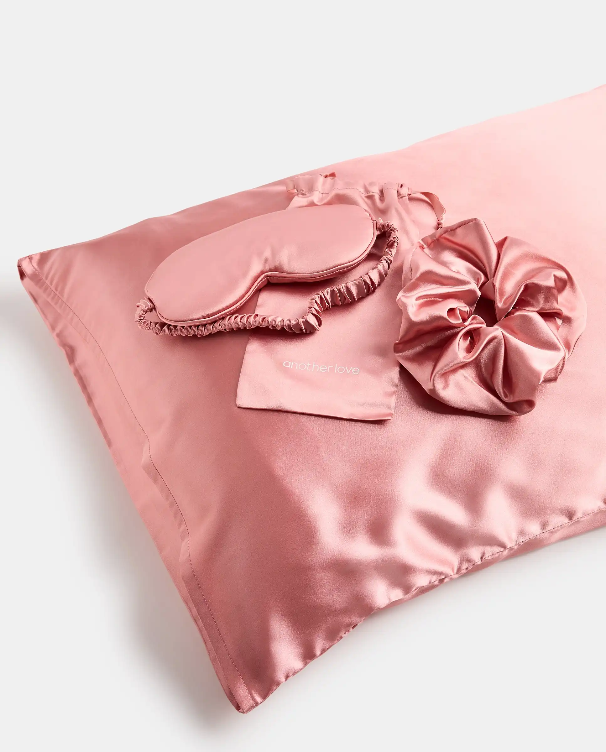 Set De Belleza Para Dormir: Funda De Almohada, Antifaz Y Coletero de Satén Another Love Rosa - Another Love - Comparador de precios
